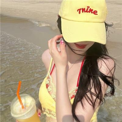 女扮男装被四大校草团宠